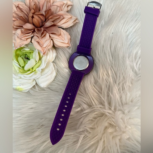 Purple Crystal Women\'s Watch With Silicone Band LIKE NEW! main image 7
